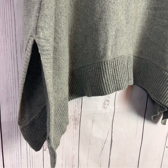 Theory | sage green poncho style sweater | cashmere - Picture 5 of 9